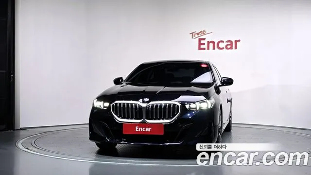 BMW 5 Series G60 — Фото автомобиля 3