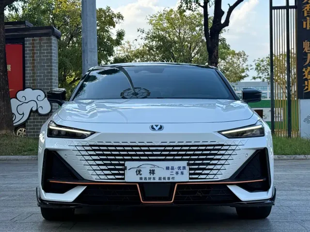 Changan UNI-V — Фото автомобиля 2