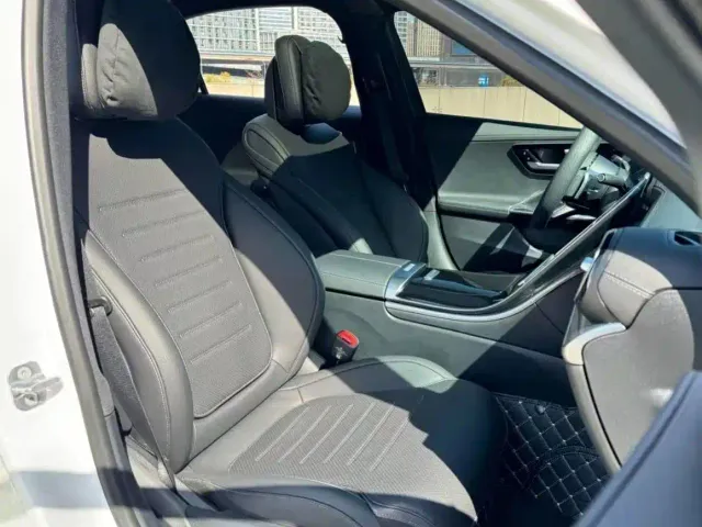 Mercedes-Benz C-Class — Фото автомобиля 8
