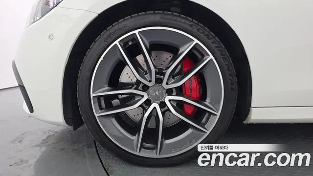 Mercedes-Benz E-Class — Фото автомобиля 5