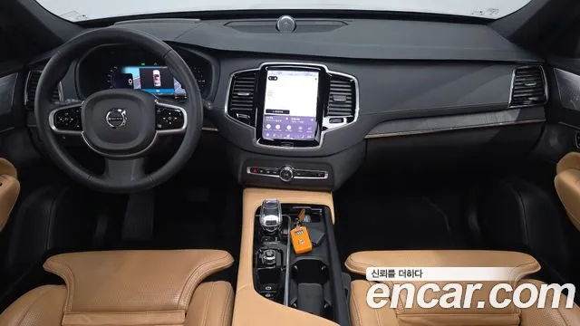 Volvo XC90 — Фото автомобиля 10
