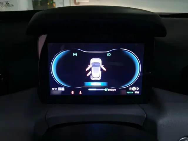 Leapmotor T03 — Фото автомобиля 3