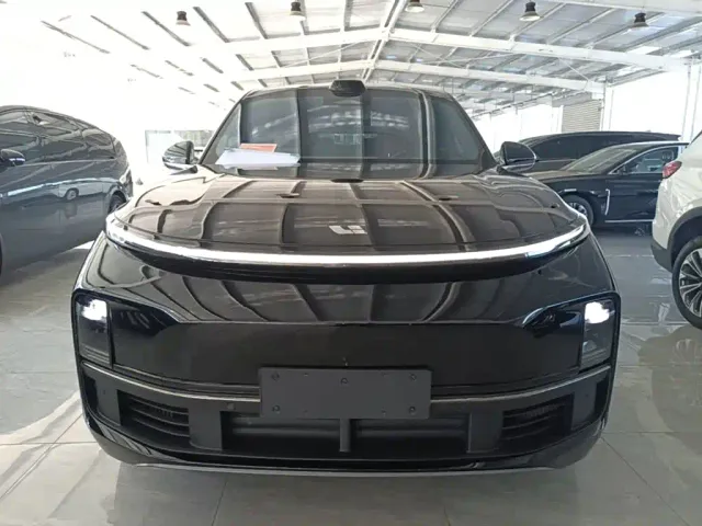 Li Auto L9 — Фото автомобиля 2
