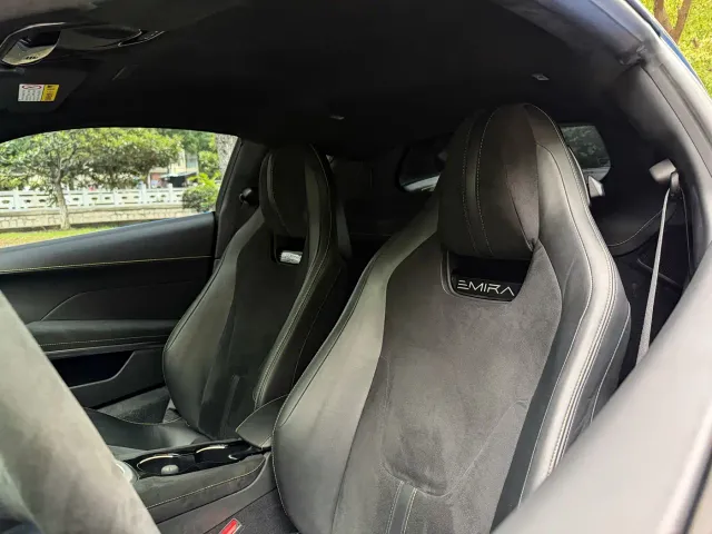 Lotus Emira — Фото автомобиля 16