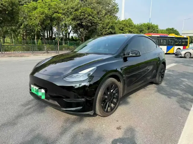 Фотография автомобиля — Tesla Model Y