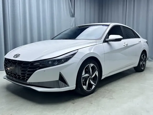 Фотография автомобиля — Hyundai Elantra