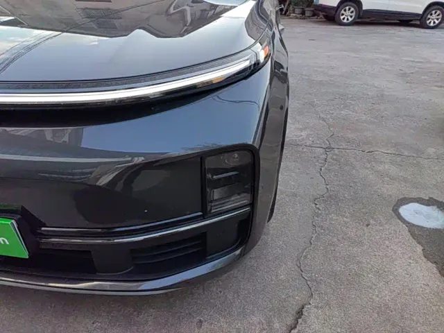 Li Auto L9 — Фото автомобиля 23