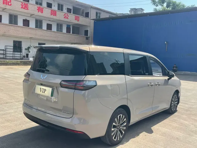 Wuling Starlight 730 — Фото автомобиля 5