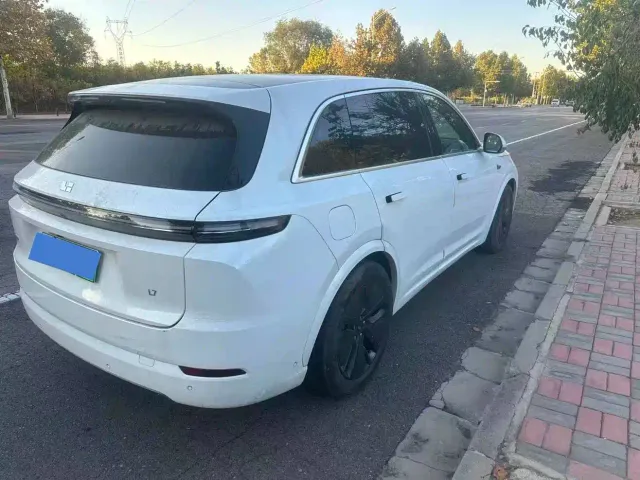 Li Auto L7 — Фото автомобиля 2