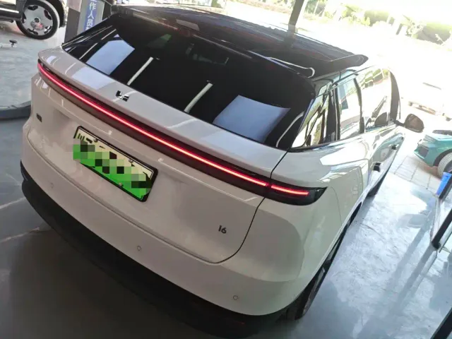 Li Auto i6 — Фото автомобиля 3