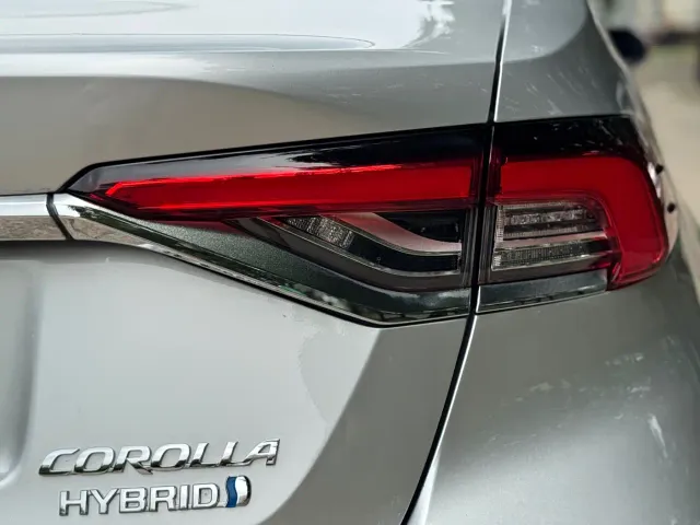 Toyota Corolla 2021 Hybrid 1.8L E-CVT Elite Edition — Фото автомобиля 23