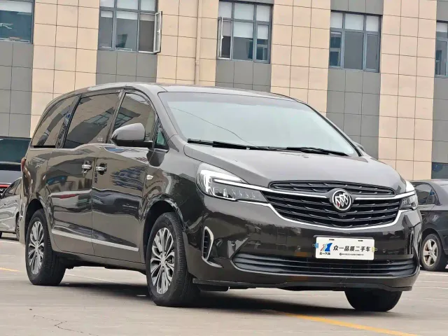 Buick GL8 — Фото автомобиля 3