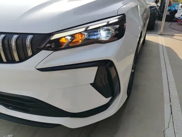 Geely Binrui — Фото автомобиля 23