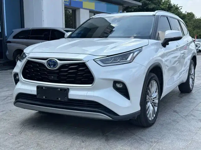Фотография автомобиля — Toyota Highlander