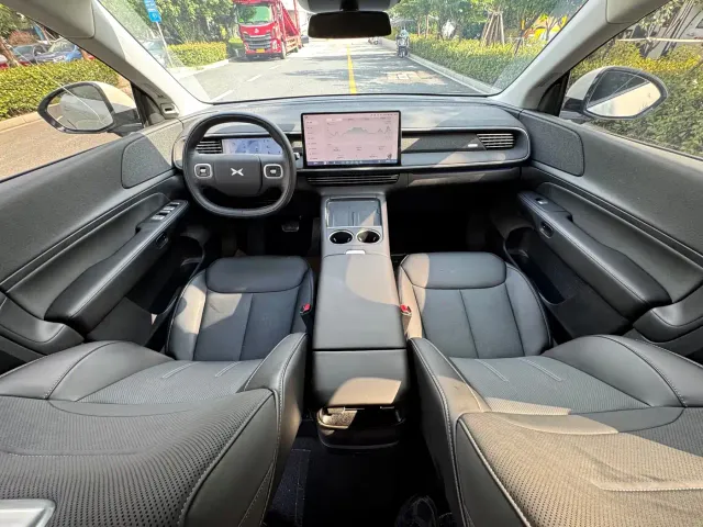 Xpeng G6 — Фото автомобиля 6