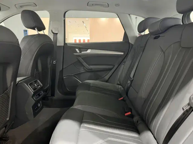 Audi Q5L — Фото автомобиля 8