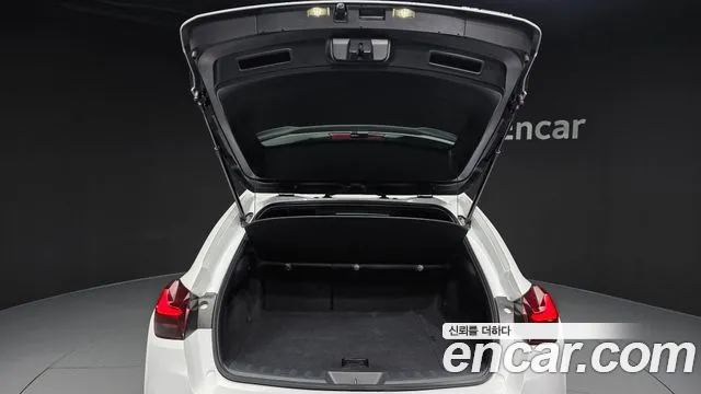 Lexus UX — Фото автомобиля 20