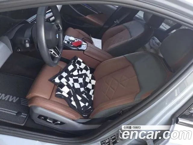 BMW 5 Series G60 — Фото автомобиля 3