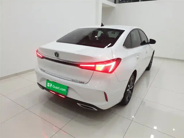 Changan Eado — Фото автомобиля 6