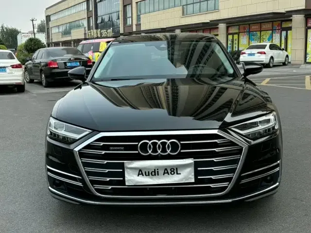 Audi A8 — Фото автомобиля 2