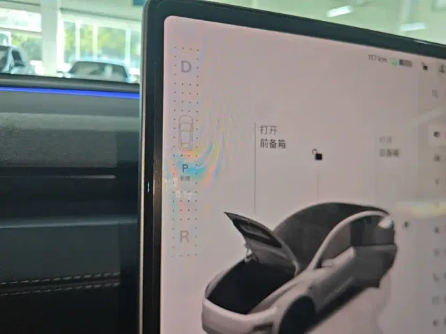 Tesla Model Y — Фото автомобиля 13