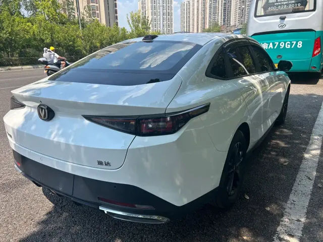 Changan Lamore — Фото автомобиля 19
