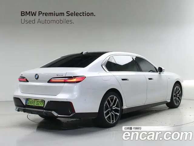 BMW 7-Series 7 серия (G70) 740i xDrive M Sport — Фото автомобиля 4