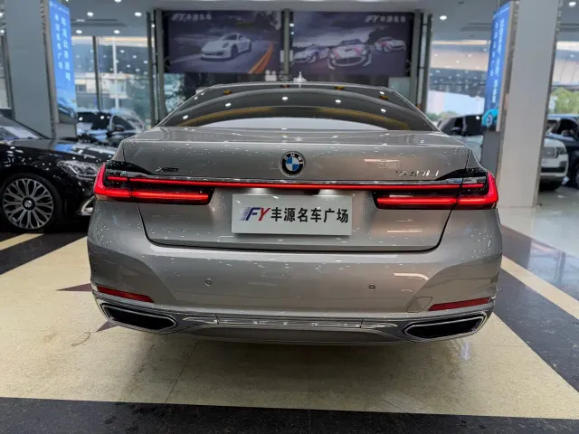 BMW 7 Series — Фото автомобиля 28