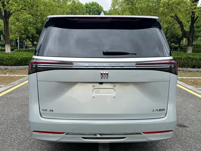 Buick GL8 — Фото автомобиля 7