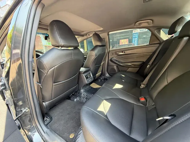 Toyota Avalon — Фото автомобиля 8