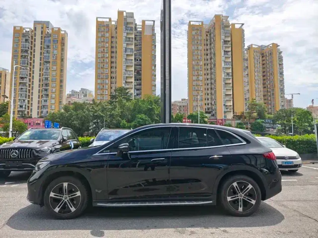 Mercedes-Benz EQE SUV — Фото автомобиля 4