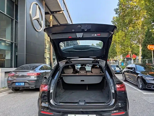 Mercedes-Benz EQE SUV — Фото автомобиля 13