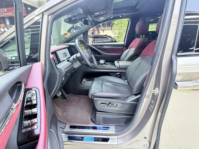 GAC Trumpchi M8 — Фото автомобиля 23