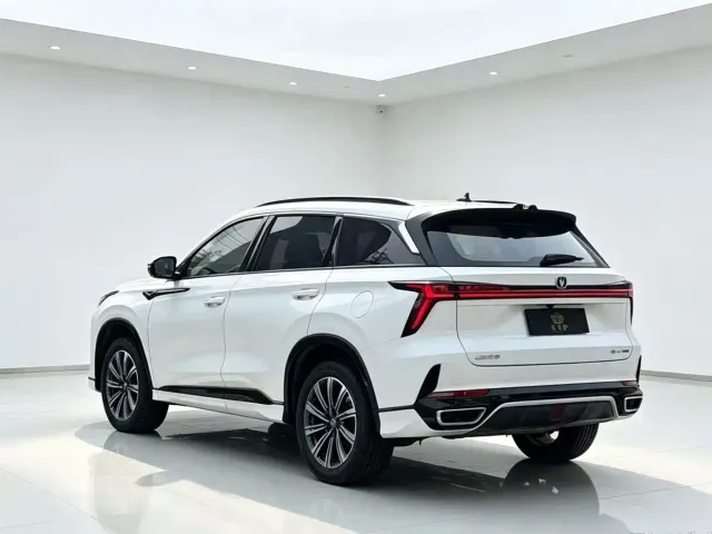 Changan CS75 Plus — Фото автомобиля 8