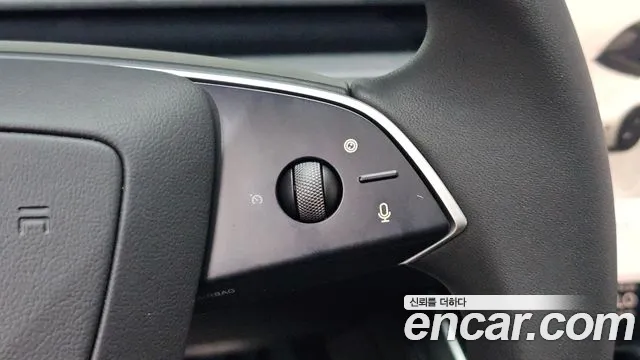 Tesla Model Y — Фото автомобиля 12