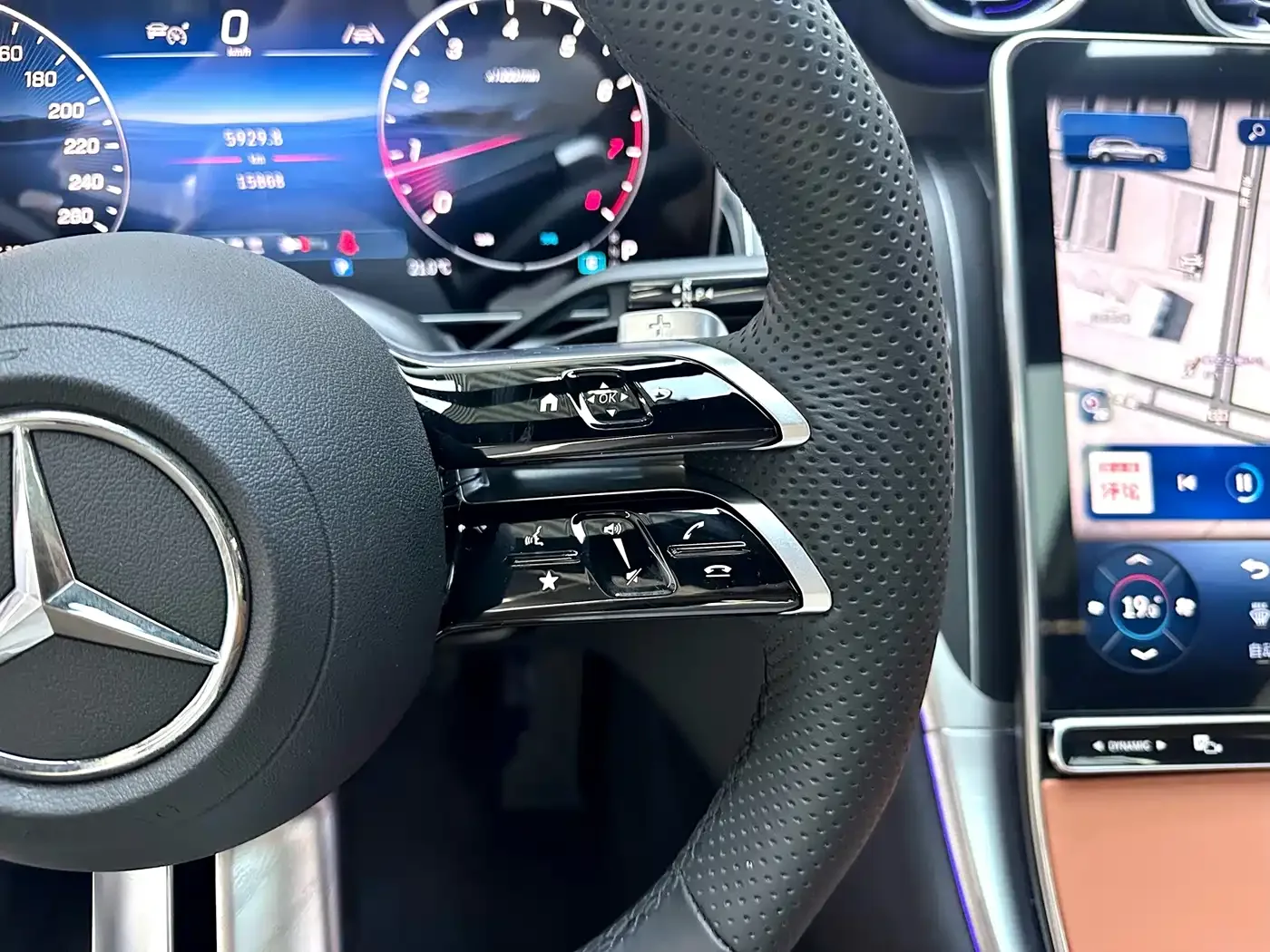 Mercedes-Benz Mercedes-Benz GLC 2024 GLC 300 L 4MATIC Dynamic 5-seater — Фото автомобиля 16