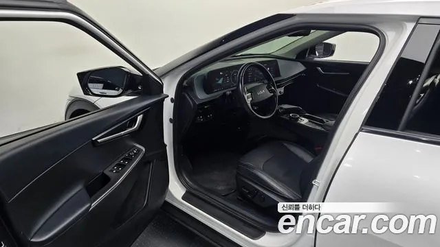 Kia EV6 — Фото автомобиля 11
