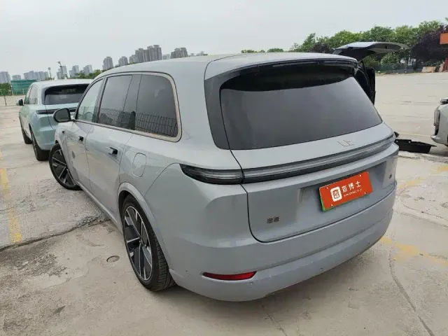 Li Auto L9 — Фото автомобиля 4