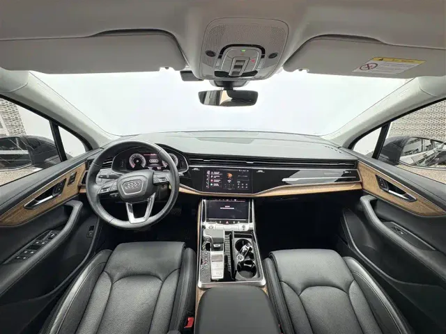 Audi Q7 — Фото автомобиля 14
