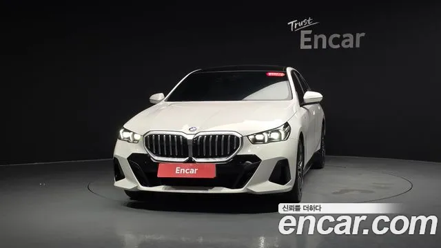 BMW 5-Series — Фото автомобиля 2