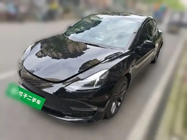 Фотография автомобиля — Tesla Model 3