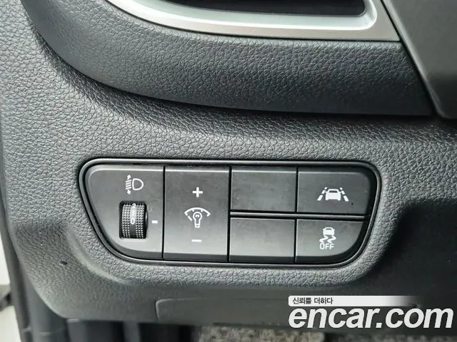 Kia Seltos Seltos Бензин 1.6 Turbo 4WD — Фото автомобиля 18