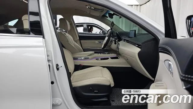 Genesis GV70 — Фото автомобиля 17