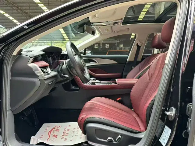Hongqi H5 — Фото автомобиля 4