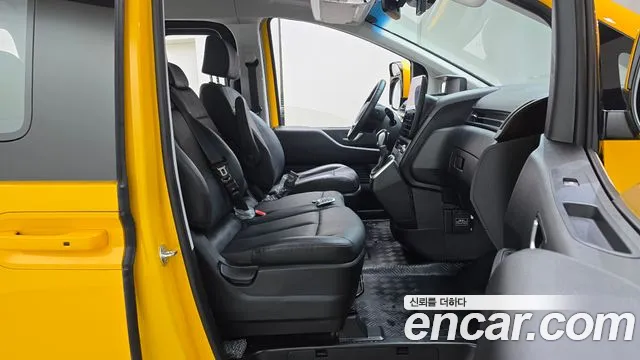 Hyundai Staria Staria L3.5 Школьный автобус — Фото автомобиля 11