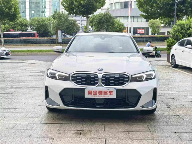 BMW 3 Series — Фото автомобиля 2