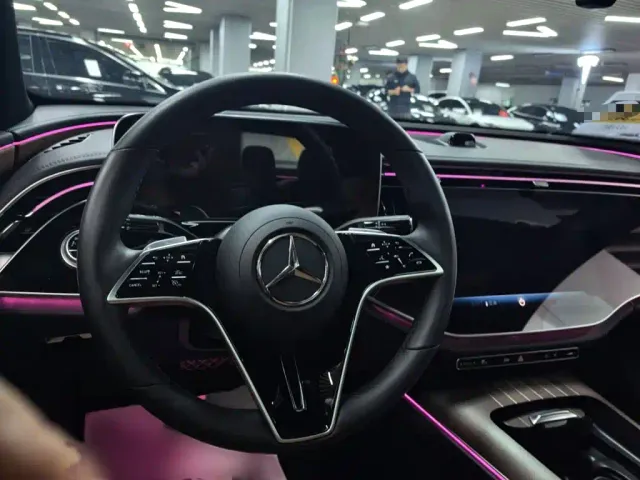 Mercedes-Benz E-Class — Фото автомобиля 10