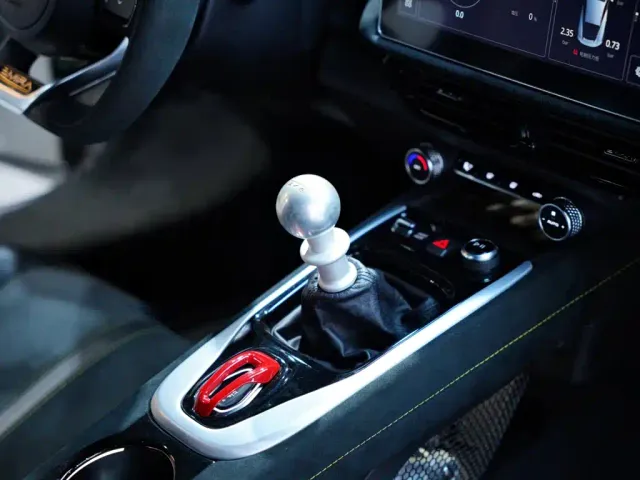 Lotus Emira — Фото автомобиля 30