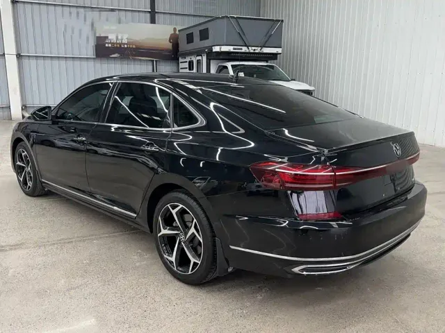 Volkswagen Passat — Фото автомобиля 15