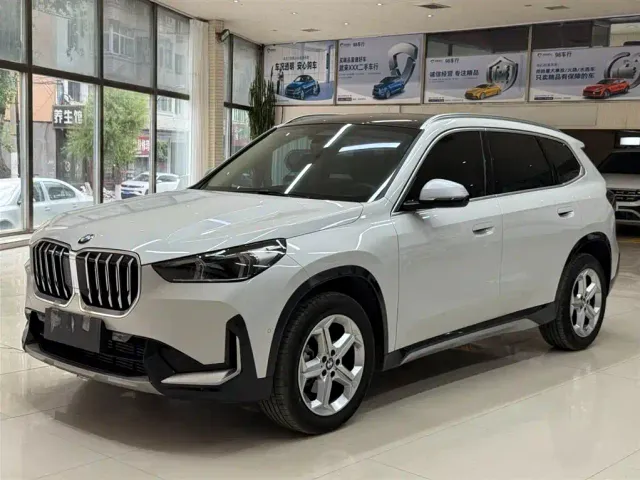 Фотография автомобиля — BMW X1
